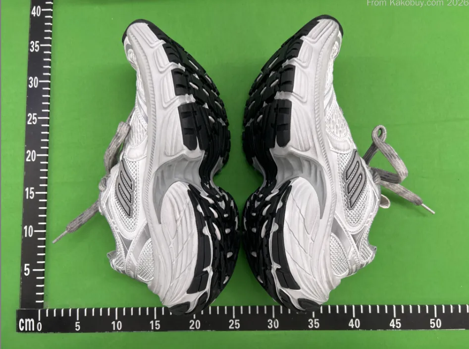 Balenciaga XA 6XL's Sneakers
