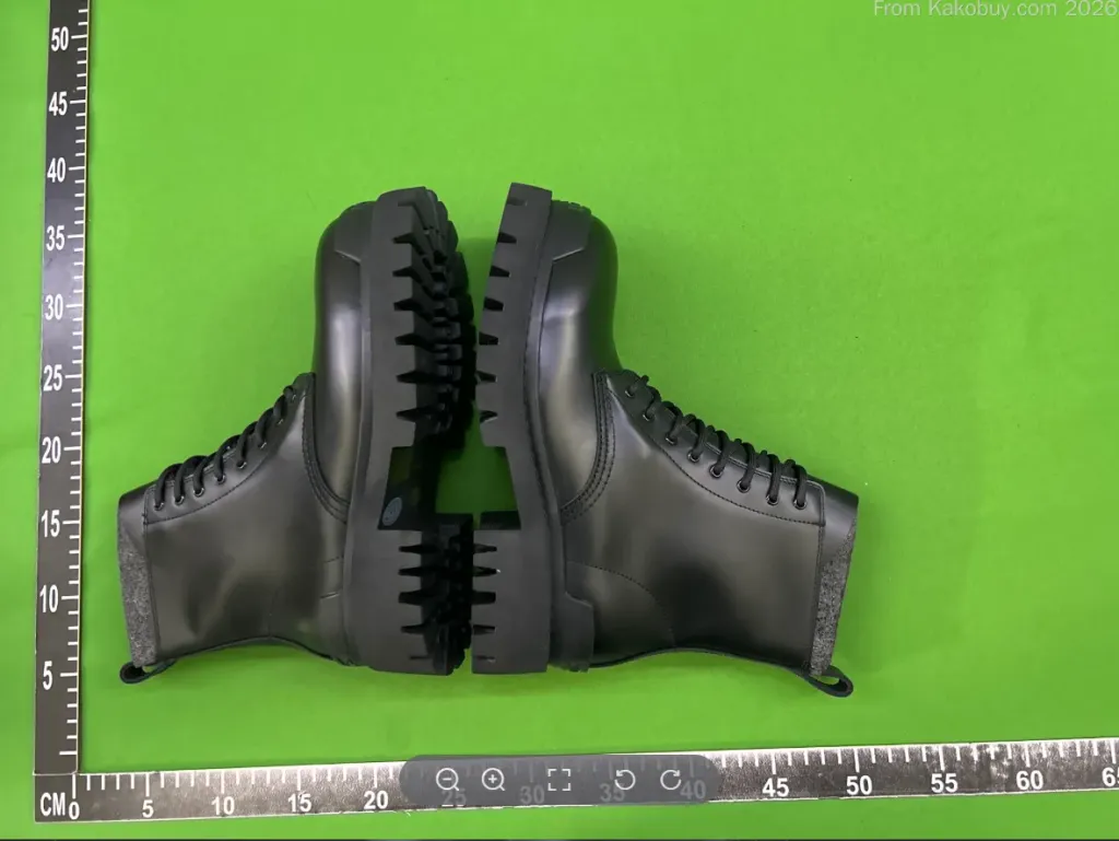 Ghete Balenciaga Leather Strike