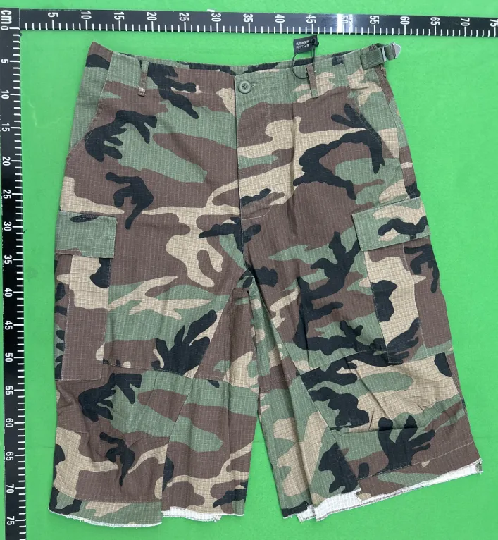 Pantaloni scurți Camo