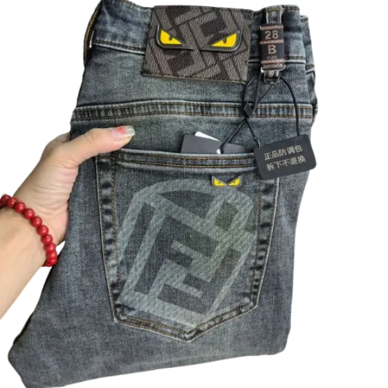 Blugi Fendi