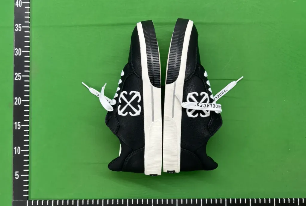 Adidași Off White Vulcanized