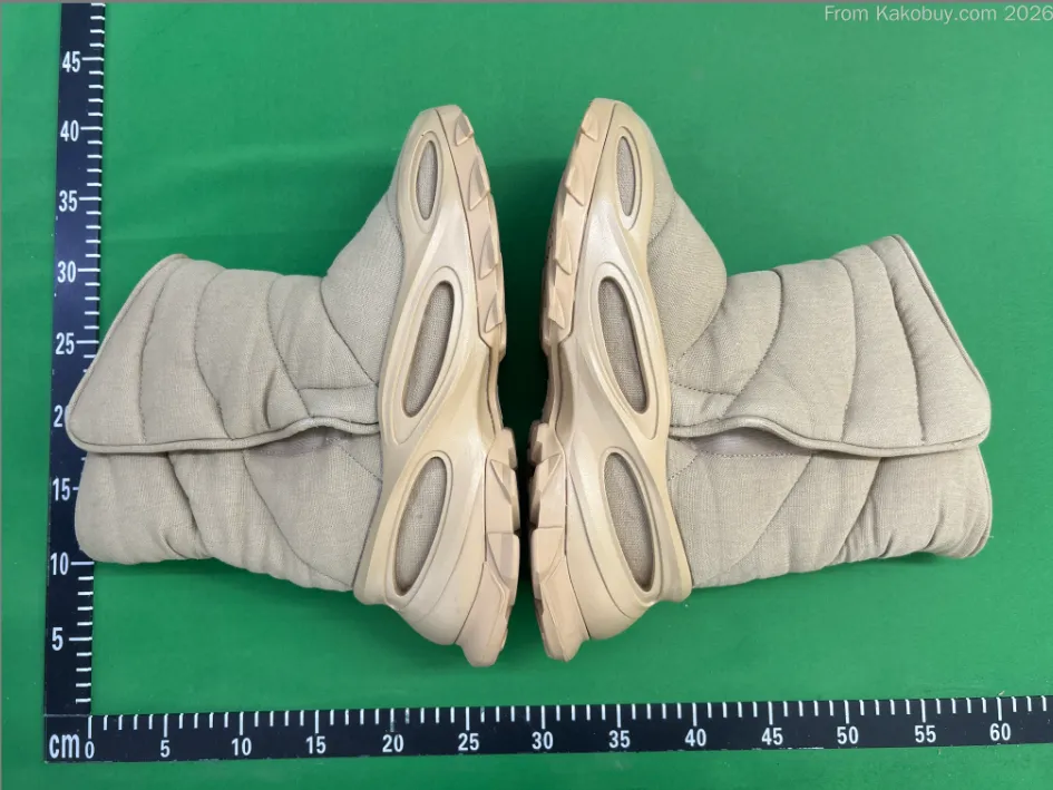 Ghete Yeezy NSLTD