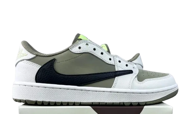 Dunks Low Sneakers